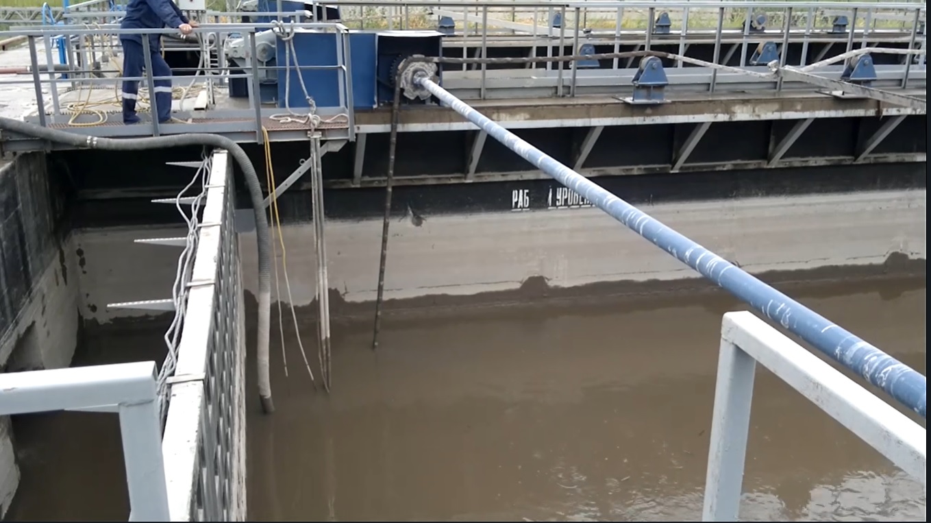 Скребковая система для отстойников в работе. ООО "Хан" г.Новосибирск. hansib.ru